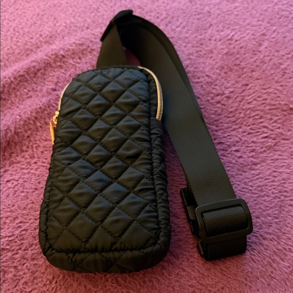 Mytagalongs Quilted Black Phone Sling - Picture 1 of 3